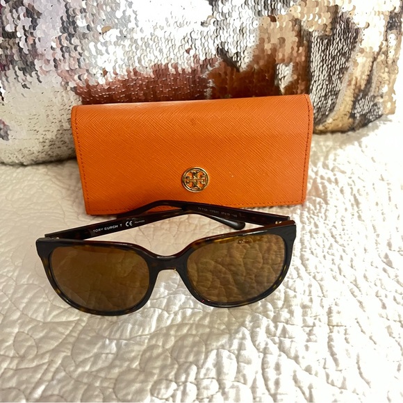 Tory Burch Tortoise Sunglasses with Orange Case - Picture 1 of 10